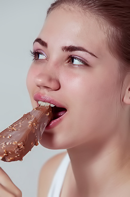 Jasmina Exposing Her Gorgeous Ass And Shaved Pussy