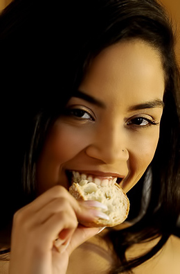 Maya Bijou - Exotic hottie makes cookies and gets off