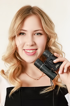 Melania Curvaceous Beauty Is Soon Neglecting Her Duties