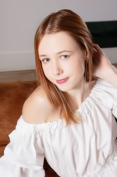 Lila Rose Naked And Parting Her Porcelain-pale Thighs Flirtatiously