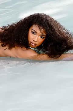 By The Poolside: Mias Curves Ballet In The Sunlight
