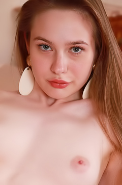 Kennedy teases with thigh-skimming dress, exposing hairy pussy and ass