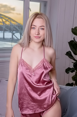 Molly A Beautiful Model With A Perfect Pussy And Anus