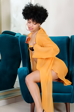 Selva Lapiedra Curvy Black Beauty Undresses Seductively