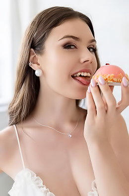 Princess Alice Gives You To Enjoy The Sight Of Her Gorgeous Body In A Tight Little Dress