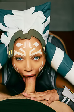 Honry Alexis Tae Cosplaying