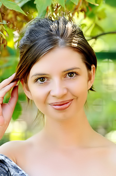 Simona Enjoying To Show Her Naked Body